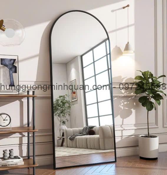 gương vòm chân dựng
